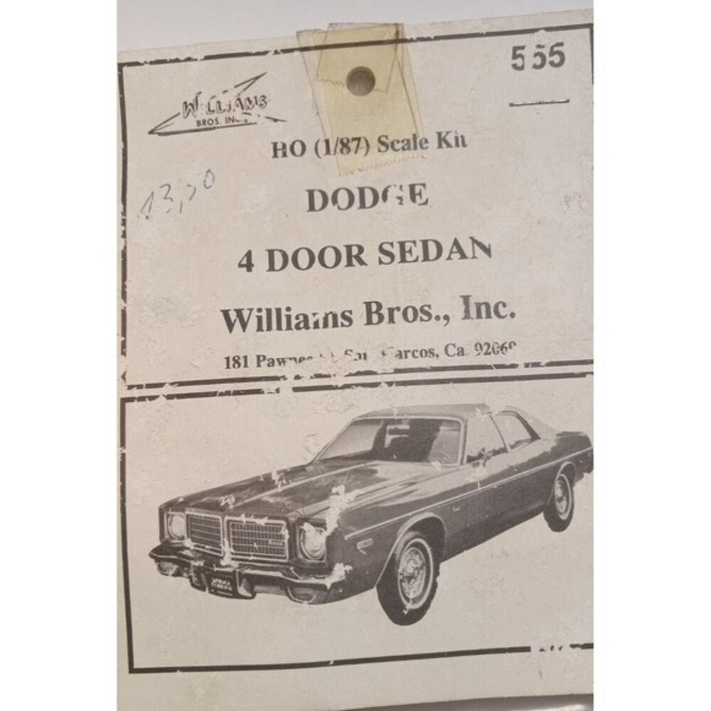 Williams Bros Dodge 4 Door Sedan 1/87 H0 Scale